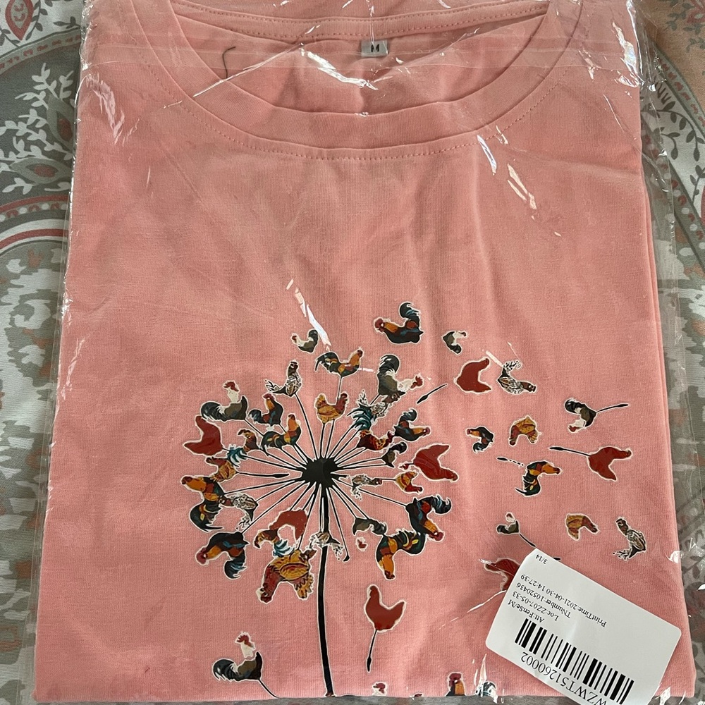 NWT Rooster Dandelion Graphic Tee Size Med